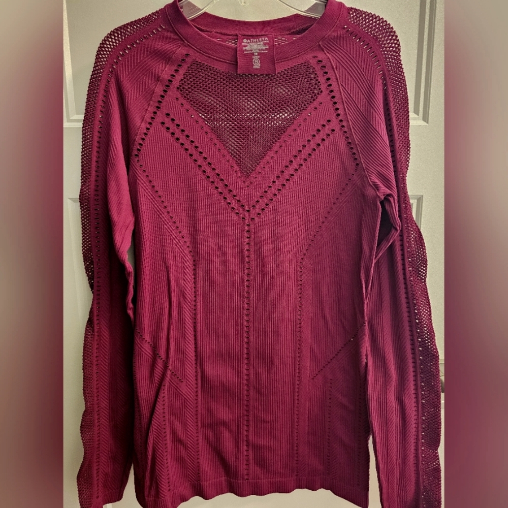 Athleta long sleeve t-shirt